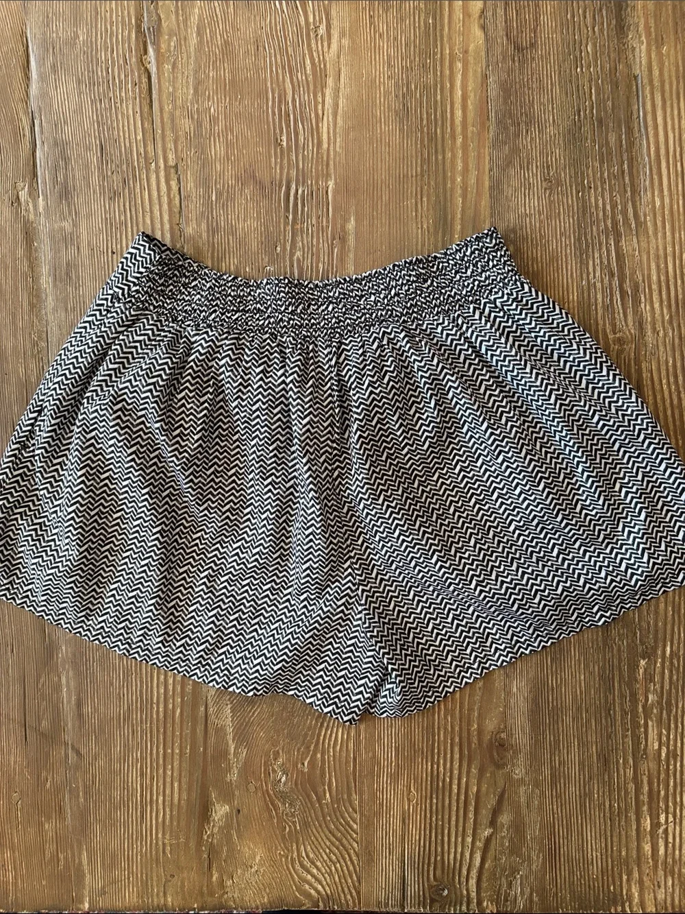 American Eagle Outfitters Black & White Chevron shorts